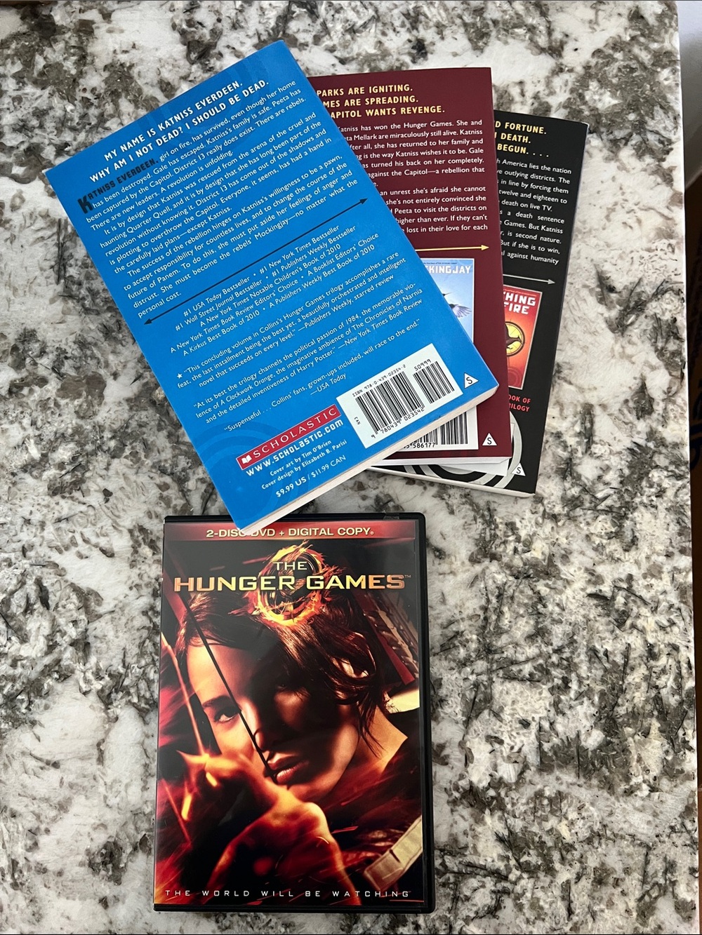 The Hunger Games Trilogy - Black, Red & Blue Covers - Picture 2 of 7